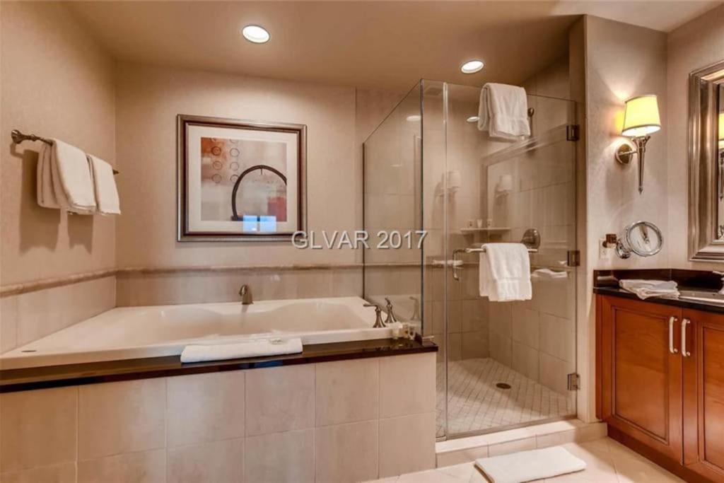 Mgm Signature Ph 30Th Floor Deluxe Studio Apartment Strip Facing With Balcony Las Vegas Exterior photo